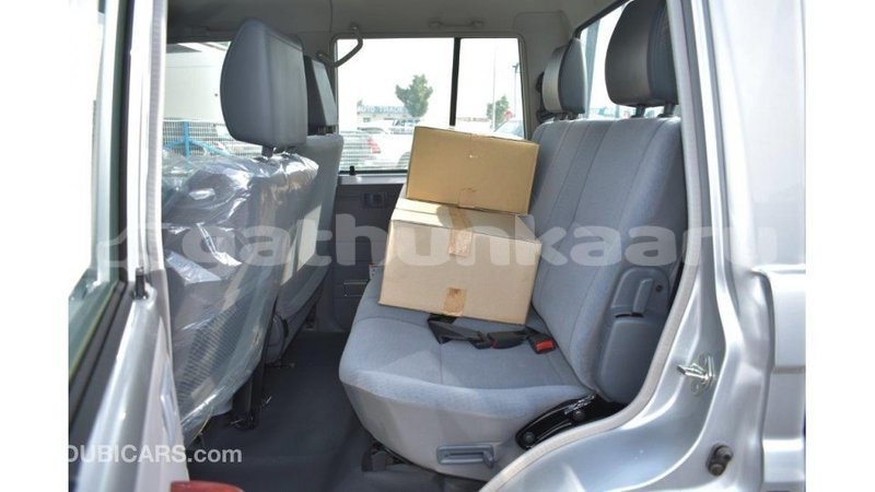 Big with watermark toyota land cruiser baa import dubai 1685