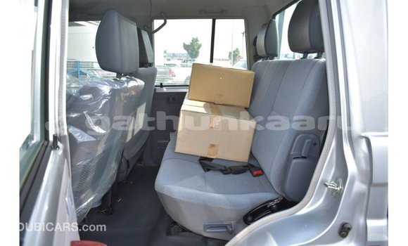Buy Import Toyota Land Cruiser Other Car in Import - Dubai in Baa Buy Import Toyota Land Cruiser Other Car in Import - Dubai in Baa