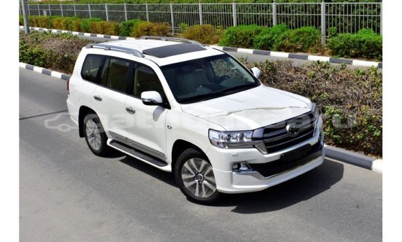 Buy Import Toyota Land Cruiser White Car in Import - Dubai in Baa Buy Import Toyota Land Cruiser White Car in Import - Dubai in Baa