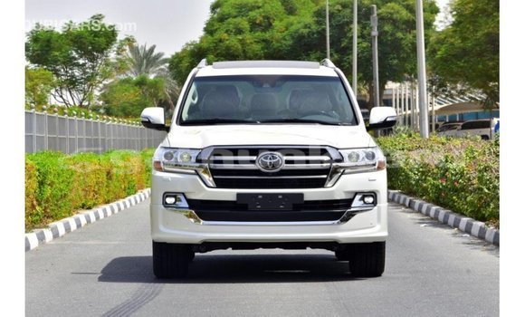 Buy Import Toyota Land Cruiser White Car in Import - Dubai in Baa Buy Import Toyota Land Cruiser White Car in Import - Dubai in Baa