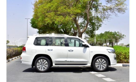 Buy Import Toyota Land Cruiser White Car in Import - Dubai in Baa Buy Import Toyota Land Cruiser White Car in Import - Dubai in Baa
