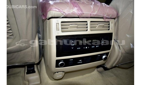 Buy Import Toyota Land Cruiser White Car in Import - Dubai in Baa Buy Import Toyota Land Cruiser White Car in Import - Dubai in Baa