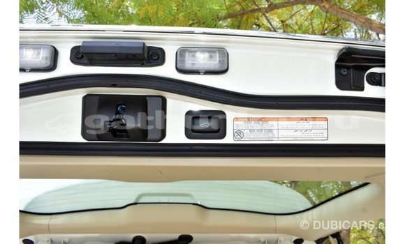Buy Import Toyota Land Cruiser White Car in Import - Dubai in Baa Buy Import Toyota Land Cruiser White Car in Import - Dubai in Baa