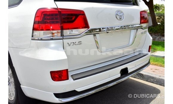 Buy Import Toyota Land Cruiser White Car in Import - Dubai in Baa Buy Import Toyota Land Cruiser White Car in Import - Dubai in Baa