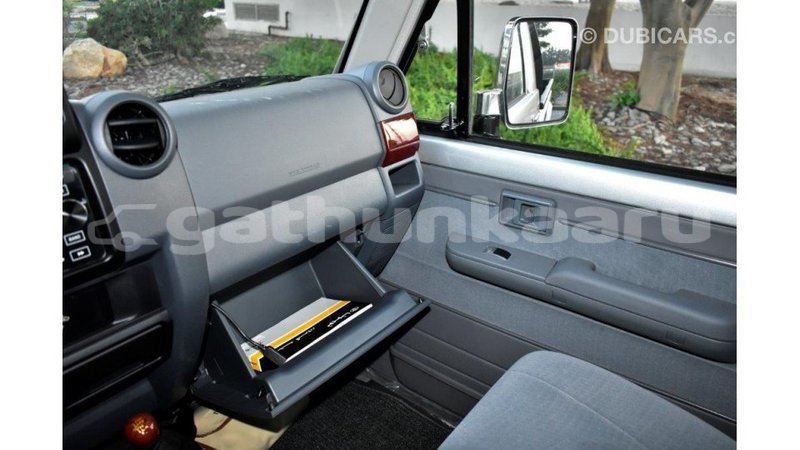 Big with watermark toyota land cruiser baa import dubai 1693