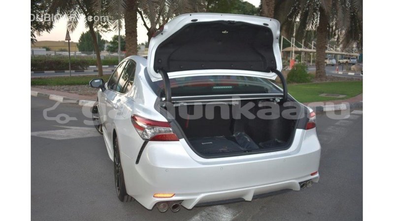 Big with watermark toyota camry baa import dubai 1695