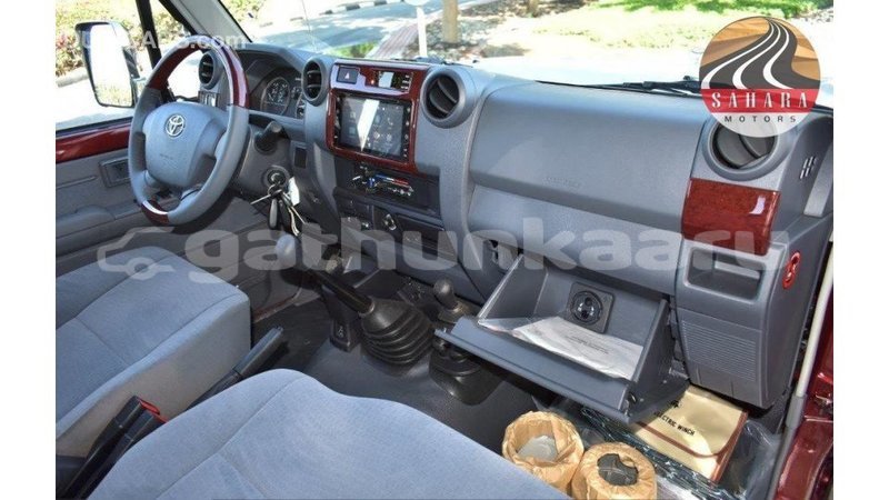 Big with watermark toyota land cruiser baa import dubai 1703