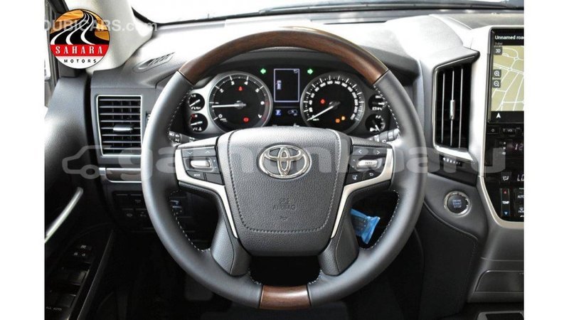 Big with watermark toyota land cruiser baa import dubai 1704