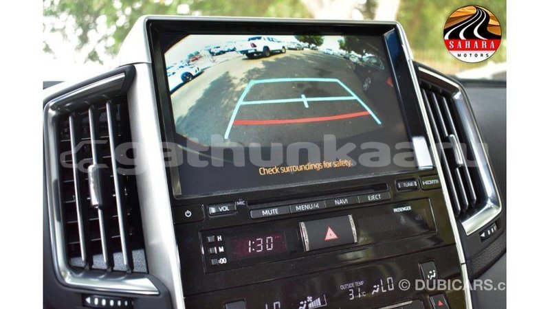 Big with watermark toyota land cruiser baa import dubai 1704