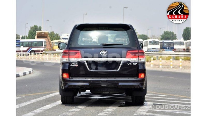 Big with watermark toyota land cruiser baa import dubai 1704