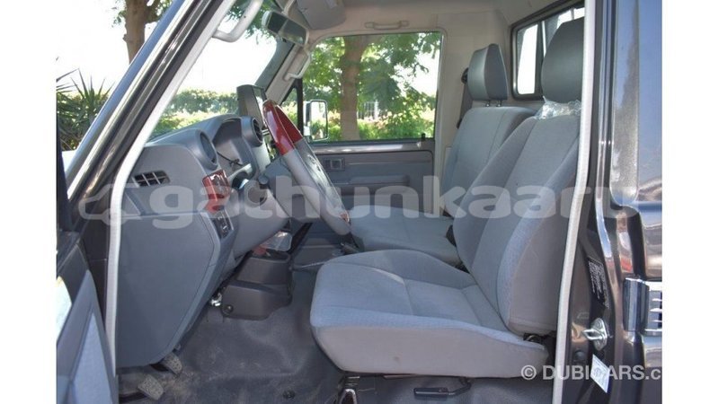 Big with watermark toyota land cruiser baa import dubai 1707