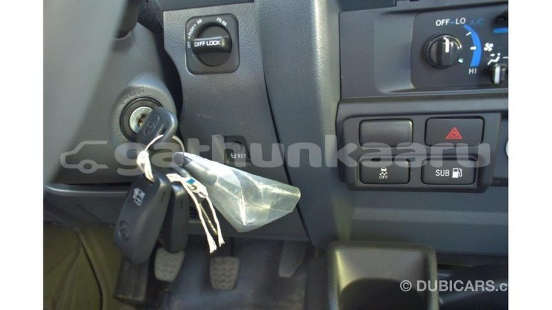 Big with watermark toyota land cruiser baa import dubai 1707