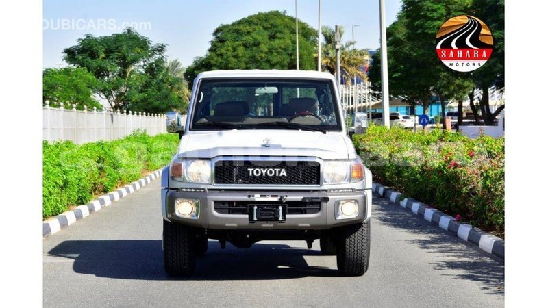 Big with watermark toyota land cruiser baa import dubai 1708