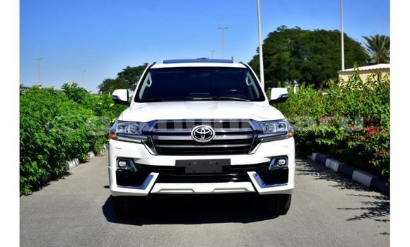 Buy Import Toyota Land Cruiser White Car in Import - Dubai in Baa Buy Import Toyota Land Cruiser White Car in Import - Dubai in Baa