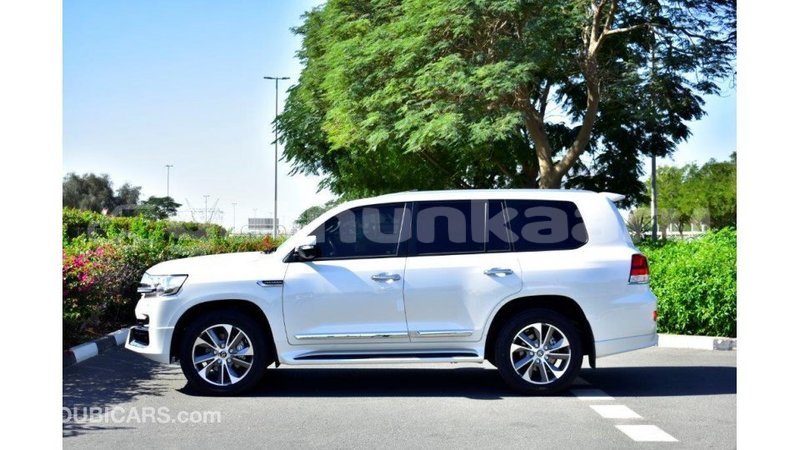 Big with watermark toyota land cruiser baa import dubai 1709