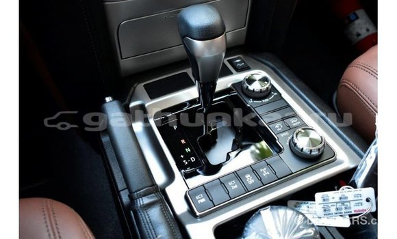 Buy Import Toyota Land Cruiser White Car in Import - Dubai in Baa Buy Import Toyota Land Cruiser White Car in Import - Dubai in Baa