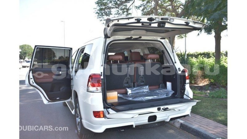 Big with watermark toyota land cruiser baa import dubai 1709