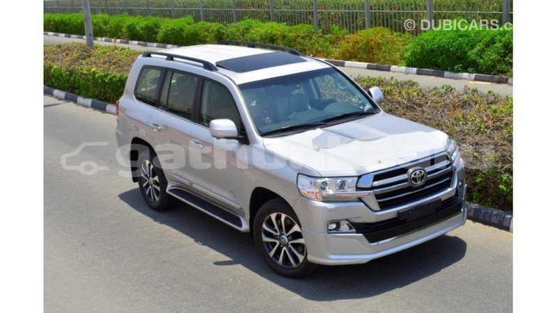 Big with watermark toyota land cruiser baa import dubai 1712