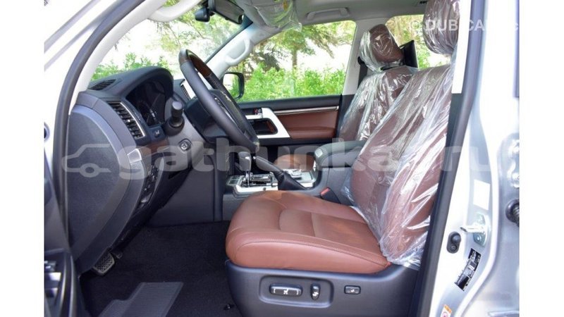 Big with watermark toyota land cruiser baa import dubai 1712