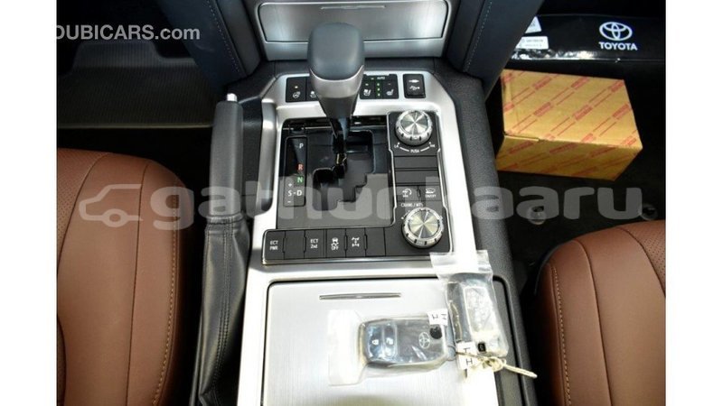 Big with watermark toyota land cruiser baa import dubai 1712