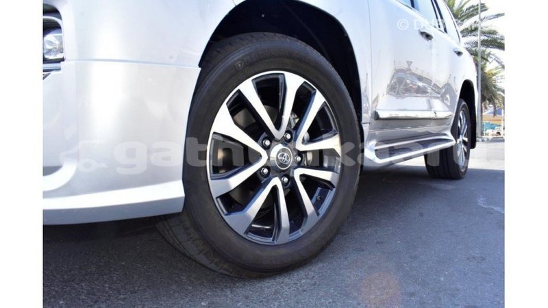 Big with watermark toyota land cruiser baa import dubai 1712