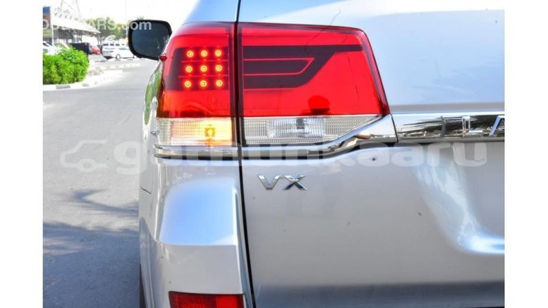 Big with watermark toyota land cruiser baa import dubai 1712