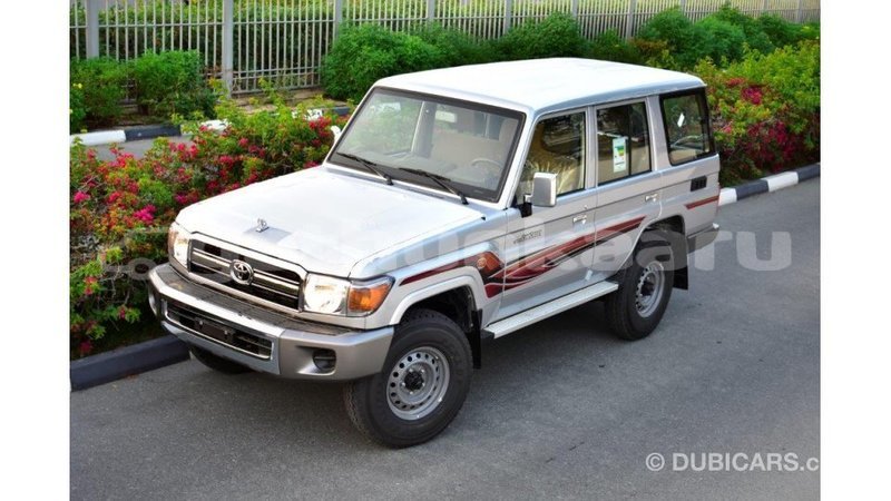 Big with watermark toyota land cruiser baa import dubai 1714