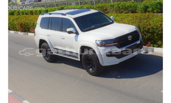 Buy Import Toyota Land Cruiser White Car in Import - Dubai in Baa Buy Import Toyota Land Cruiser White Car in Import - Dubai in Baa