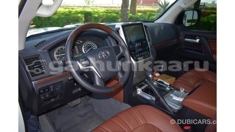 Big with watermark toyota land cruiser baa import dubai 1717