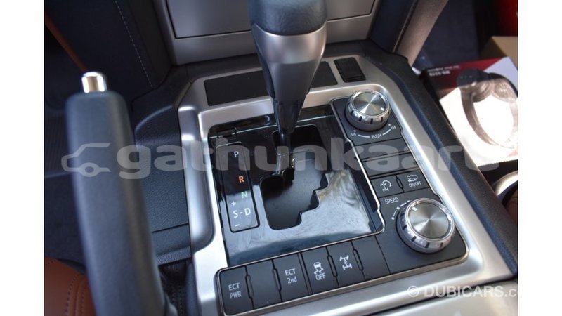 Big with watermark toyota land cruiser baa import dubai 1717