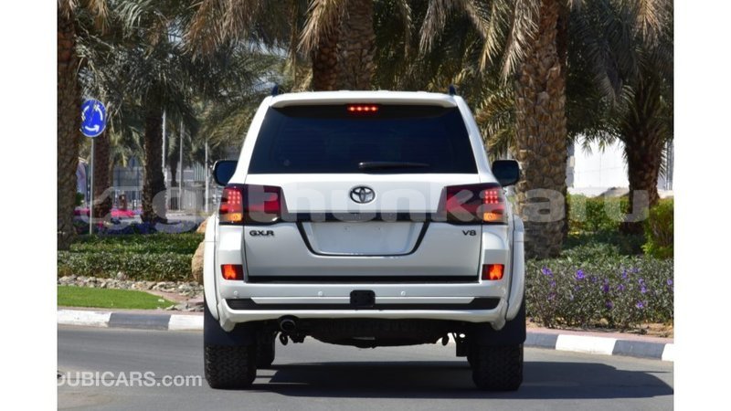 Big with watermark toyota land cruiser baa import dubai 1717