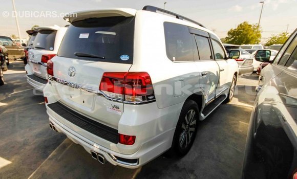 Buy Import Toyota Land Cruiser White Car in Import - Dubai in Baa Buy Import Toyota Land Cruiser White Car in Import - Dubai in Baa
