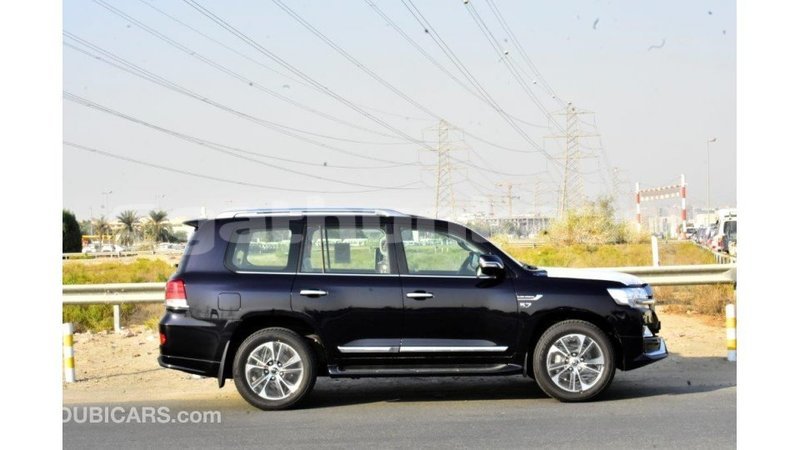 Big with watermark toyota land cruiser baa import dubai 1722