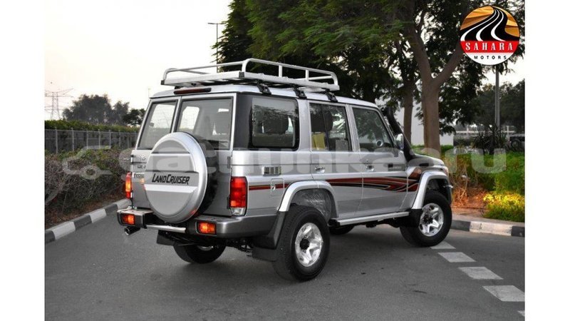 Big with watermark toyota land cruiser baa import dubai 1724