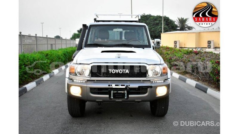 Big with watermark toyota land cruiser baa import dubai 1724