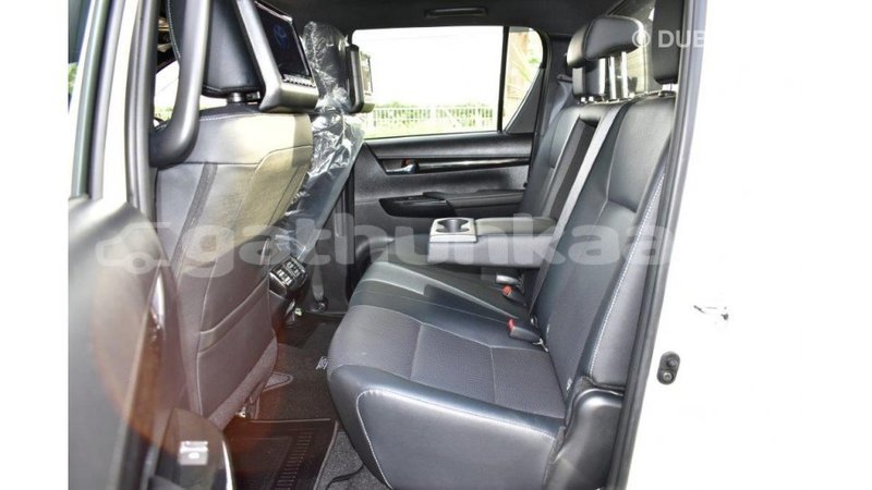 Big with watermark toyota hilux baa import dubai 1725