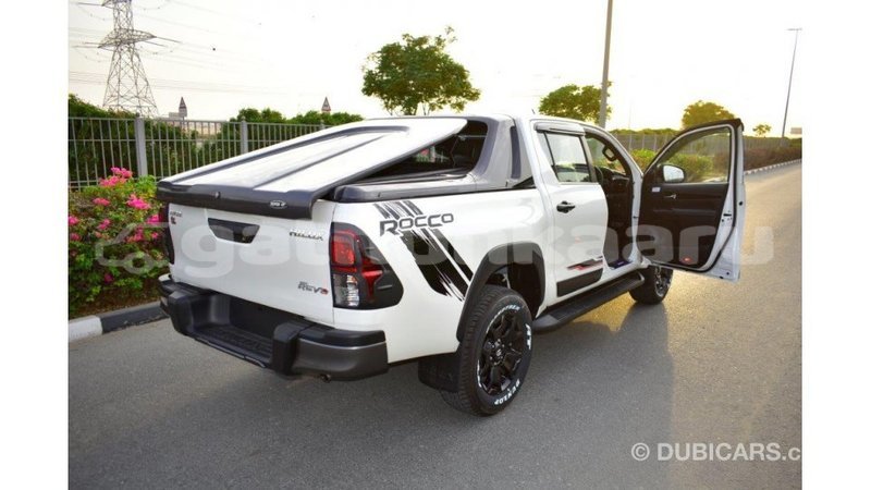 Big with watermark toyota hilux baa import dubai 1725