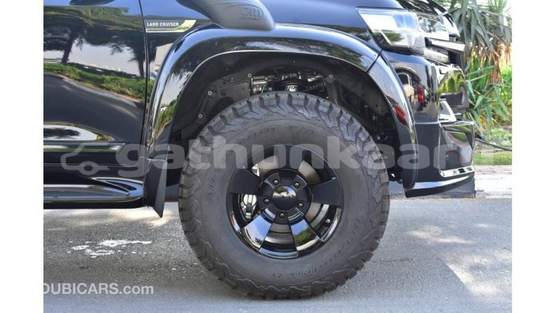 Big with watermark toyota land cruiser baa import dubai 1727