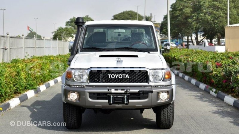 Big with watermark toyota land cruiser baa import dubai 1730