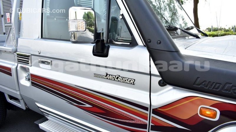 Big with watermark toyota land cruiser baa import dubai 1730