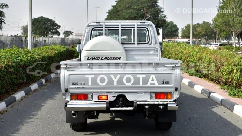 Big with watermark toyota land cruiser baa import dubai 1730