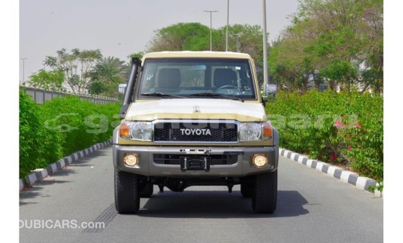 Buy Import Toyota Land Cruiser Beige Car in Import - Dubai in Baa Buy Import Toyota Land Cruiser Beige Car in Import - Dubai in Baa