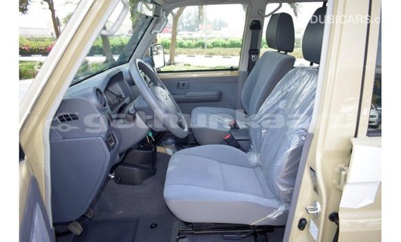 Buy Import Toyota Land Cruiser Beige Car in Import - Dubai in Baa Buy Import Toyota Land Cruiser Beige Car in Import - Dubai in Baa