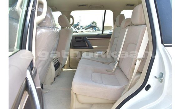 Buy Import Toyota Land Cruiser White Car in Import - Dubai in Baa Buy Import Toyota Land Cruiser White Car in Import - Dubai in Baa
