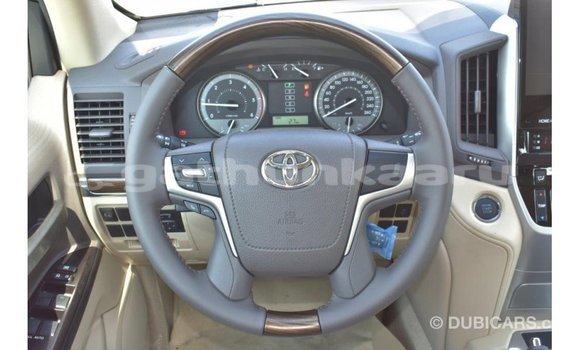 Buy Import Toyota Land Cruiser White Car in Import - Dubai in Baa Buy Import Toyota Land Cruiser White Car in Import - Dubai in Baa