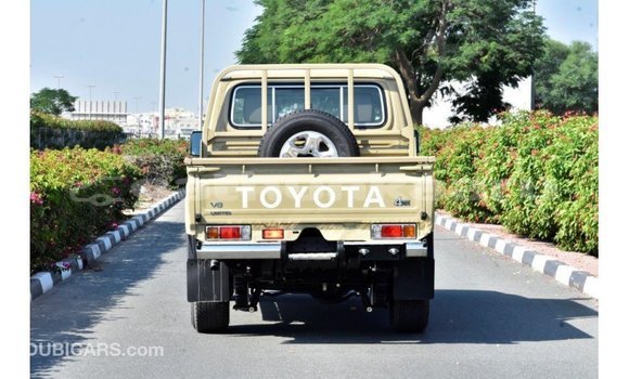 Buy Import Toyota Land Cruiser Beige Car in Import - Dubai in Baa Buy Import Toyota Land Cruiser Beige Car in Import - Dubai in Baa