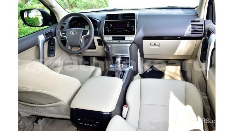 Big with watermark toyota prado baa import dubai 1738