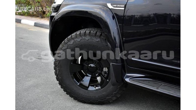 Big with watermark toyota land cruiser baa import dubai 1744