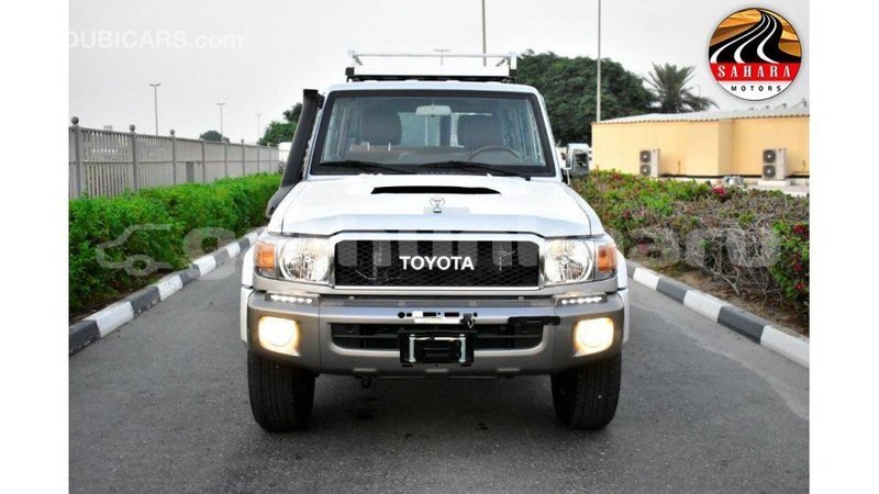 Big with watermark toyota land cruiser baa import dubai 1746
