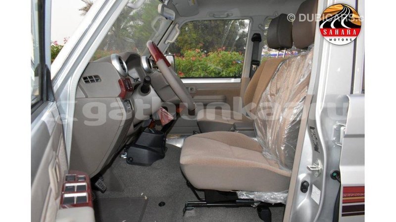 Big with watermark toyota land cruiser baa import dubai 1746